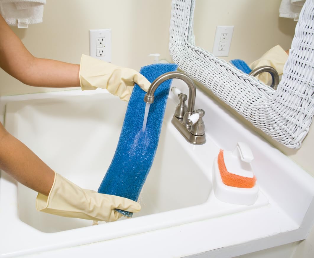 Premium Microfiber Wet Mop Pad by Rubbermaid