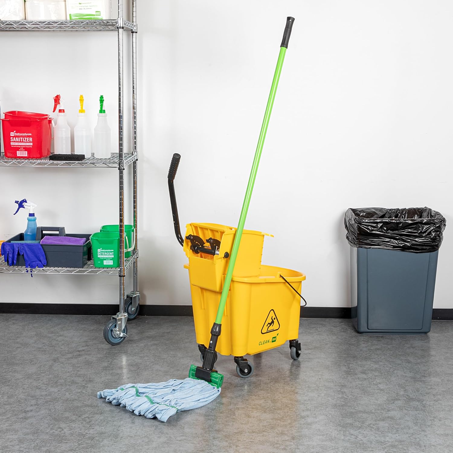 Efficient Mopping Secure Grip Pro Takes