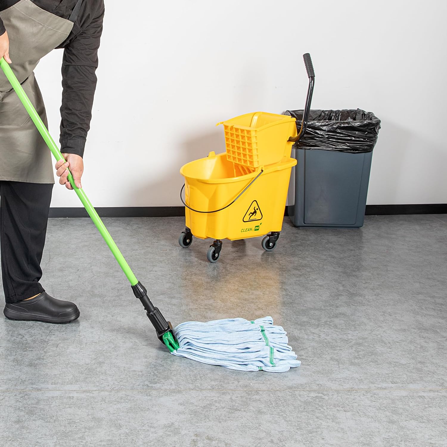 Efficient Mopping Secure Grip Pro Takes